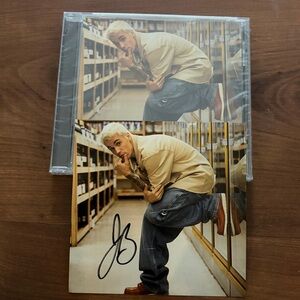 Justin Bieber- RARE   hand signed in sharpie  CD